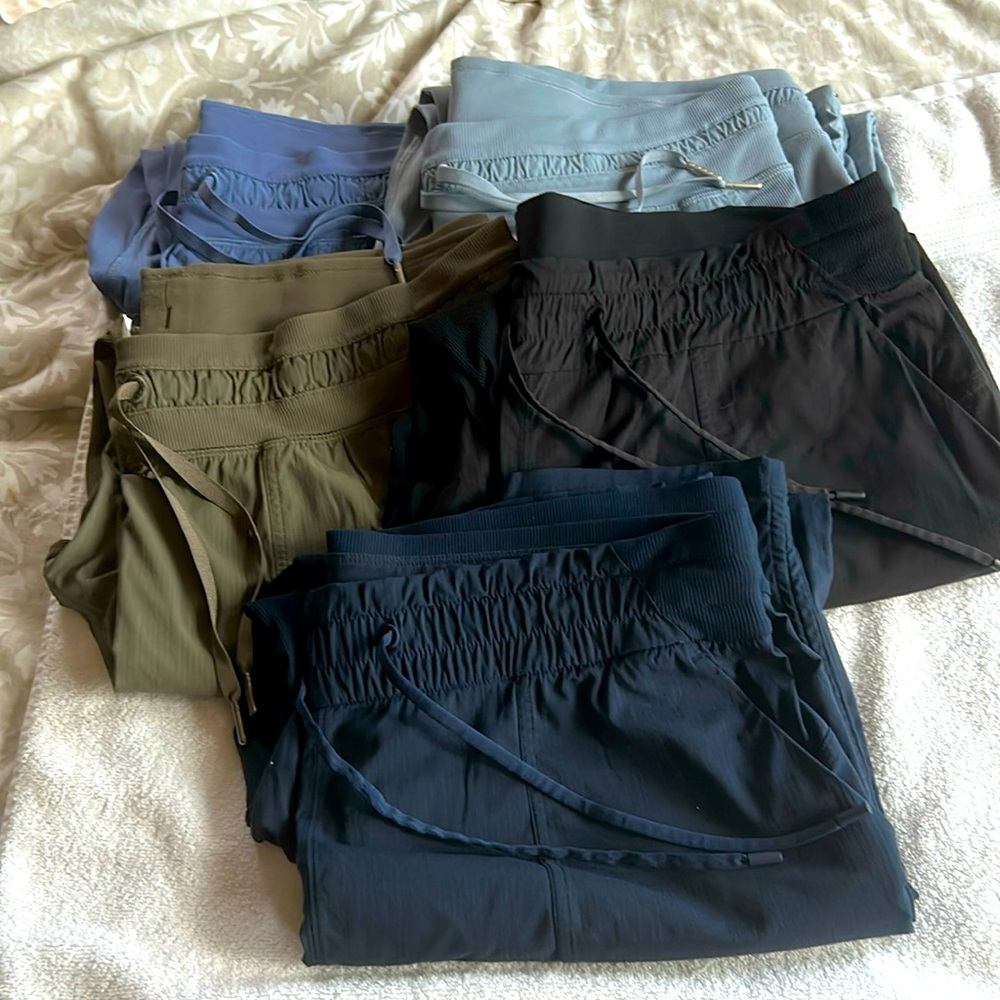 Dance Studio Mid-Rise Cropped Pants 25"